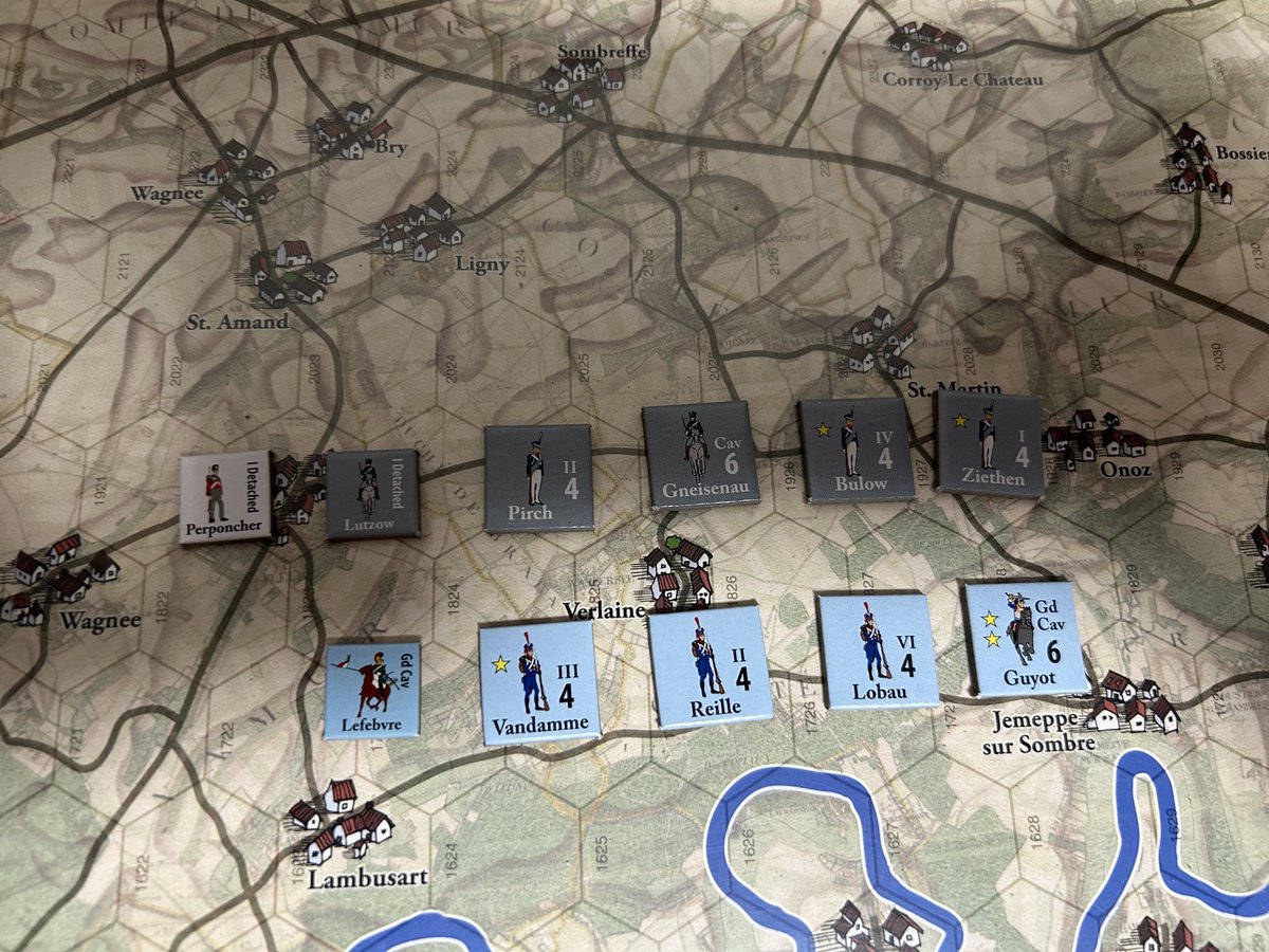 NoBomba_NoLife's tweet photo. #Waterloo1815 終了。
指揮範囲のルールの適用漏れがありましたが、仏親衛騎兵の壊滅により仏14点、英普連合15点となりました。
ユニット少ないですがヒジョーに悩ましいゲームです。
#ウォーゲーム
#ウォータールー好きとつながりたい https://t.co/hfNi7d5G2G