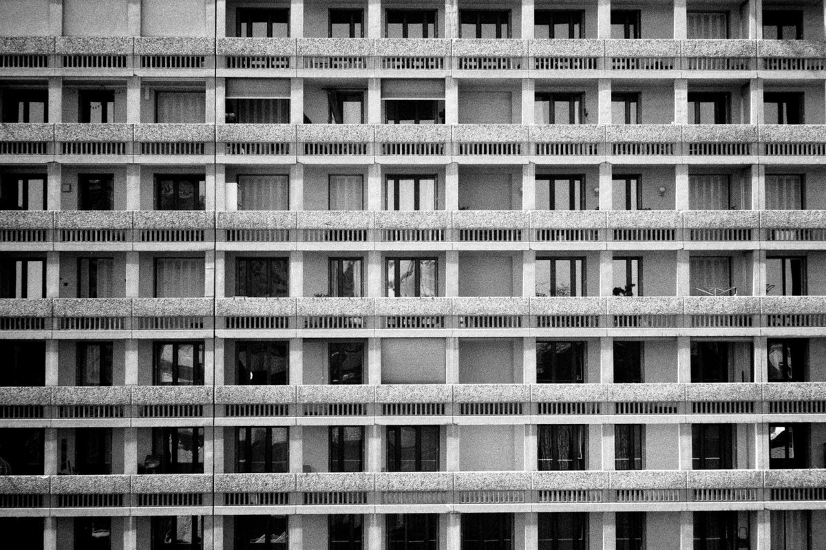 20. Simple ⚫️⬜️

#31themesAnalogChallenge