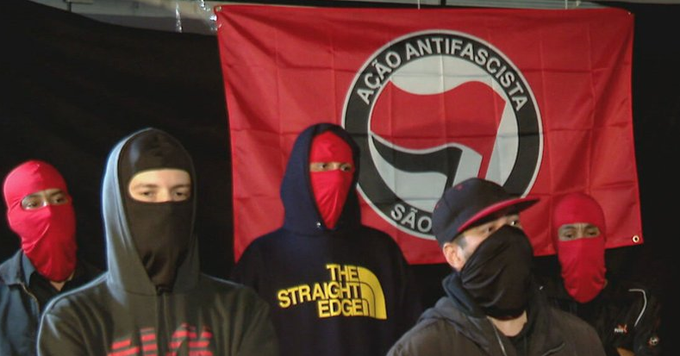 jennjimenez80's tweet photo. Antifa en Brasil https://t.co/YuFZXuM4P2