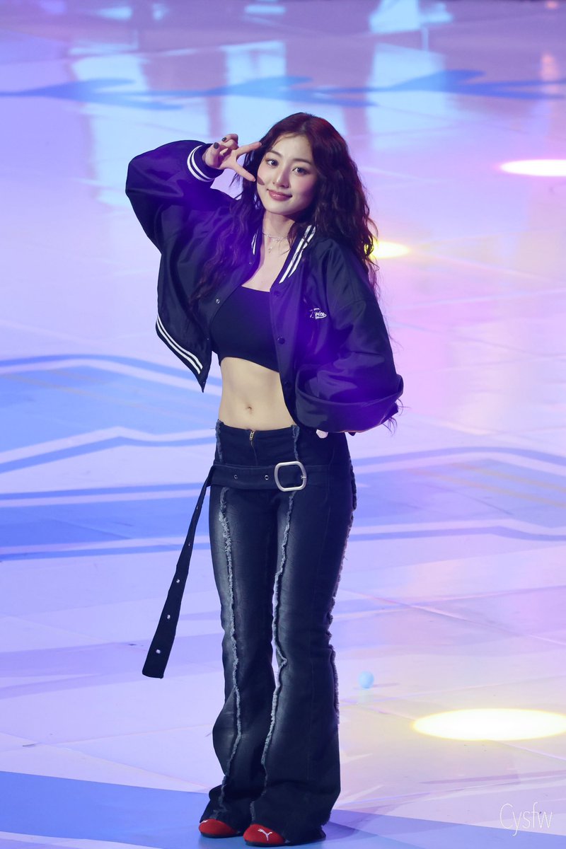 241020 HOME 9ROUND 팬미팅 HD

브이✌🏻

#TWICE #트와이스 #JIHYO #지효 #TWICE_9TH_ANNIVERSARY