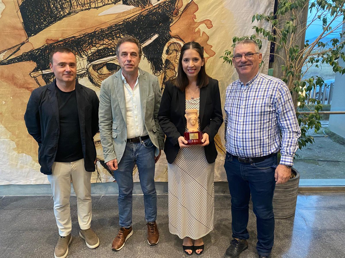 ehr_ua's tweet photo. L'enhorabona a la Càtedra Enric Valor de la @UA_Universitat per la 7a Fira de la Fantasia a Castalla. Un exemple de la capacitat de la UA d'implicar-se en el territori. Felicitats @joanborj i també a Natàlia Abad pel #PremiEnricValor de Novel·la de la  @dipuAlicante https://t.co/zF34d6eaFD