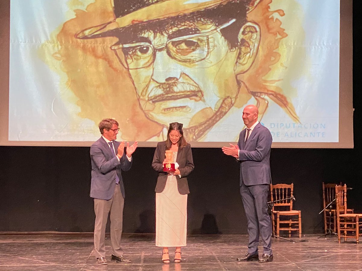 ehr_ua's tweet photo. L'enhorabona a la Càtedra Enric Valor de la @UA_Universitat per la 7a Fira de la Fantasia a Castalla. Un exemple de la capacitat de la UA d'implicar-se en el territori. Felicitats @joanborj i també a Natàlia Abad pel #PremiEnricValor de Novel·la de la  @dipuAlicante https://t.co/zF34d6eaFD
