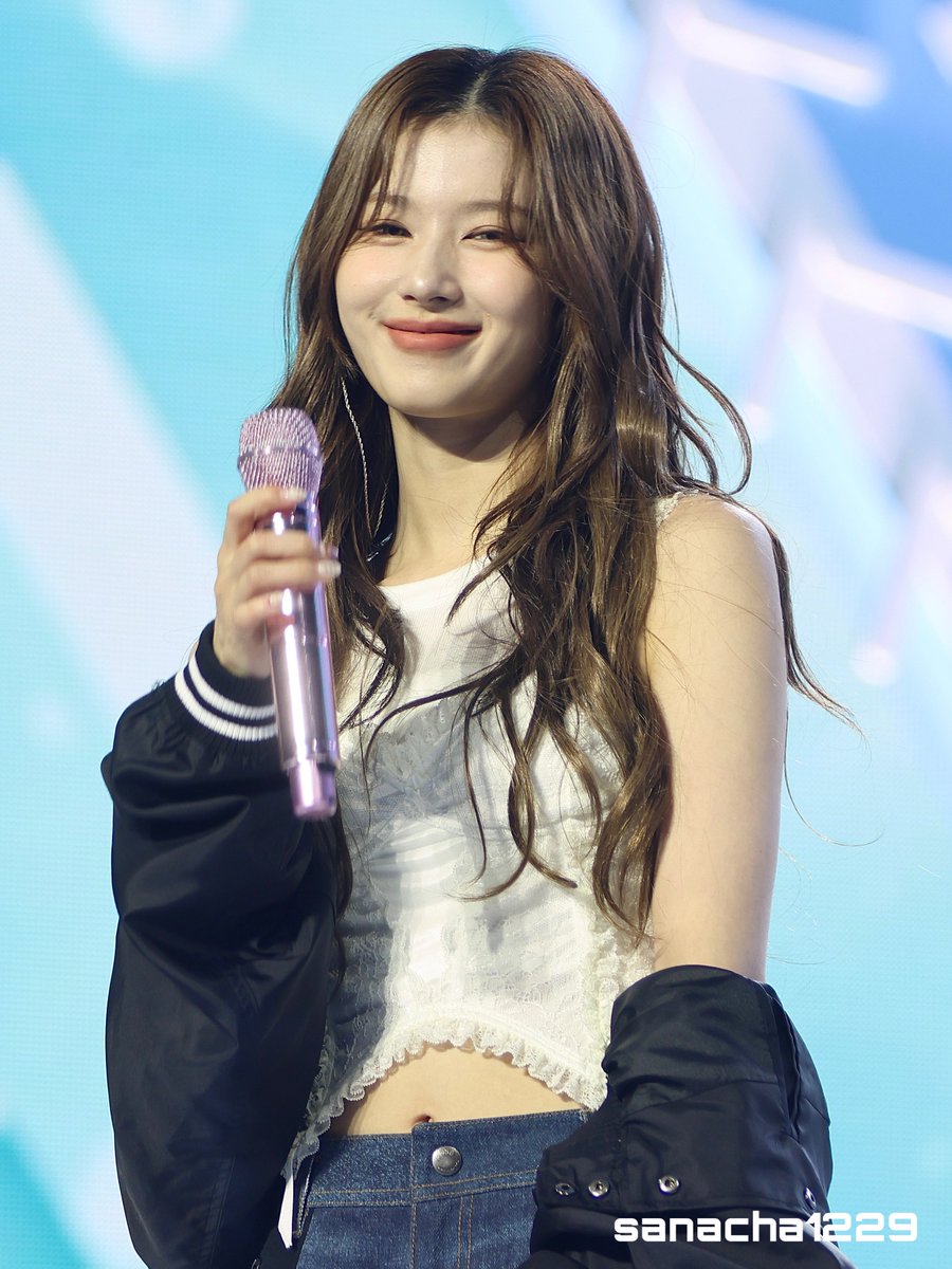 sanacha1229's tweet photo. 241020 팬미팅 

9주년 축하해🎉 항상 고마워💜

#TWICE #SANA #트와이스 #사나 #サナ https://t.co/BWZoQc4hKa