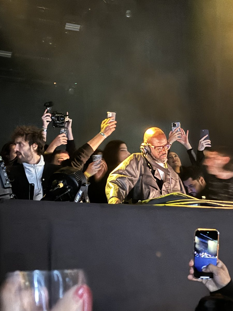 NGUITUI's tweet photo. #Istanbul nights with @archiedol 💜💜💜 @RealBlackCoffee that was epic! https://t.co/yFReBX6w9E