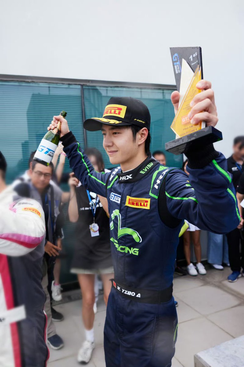 ppanjamas's tweet image. ปริ่มมาก อี้ป๋อทำได้แล้วคับบ 🥹🥇🏆🏎️💚💚

WANG YIBO IN THE GT FINALS
#YIBO85Race2
#WangYibo #หวังอี้ป๋อ