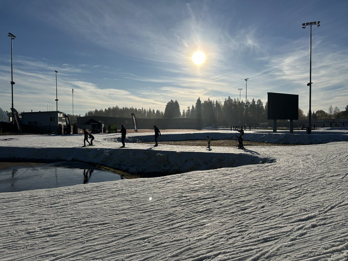 Ajoittain on vain pakko jakaa omia iloja muillekin. Kiitoksia hienoista olosuhteista hiihtäjille <a href="/Imatrankaupunki/">Imatran kaupunki</a> 
#hiihto #ensilumenlatu