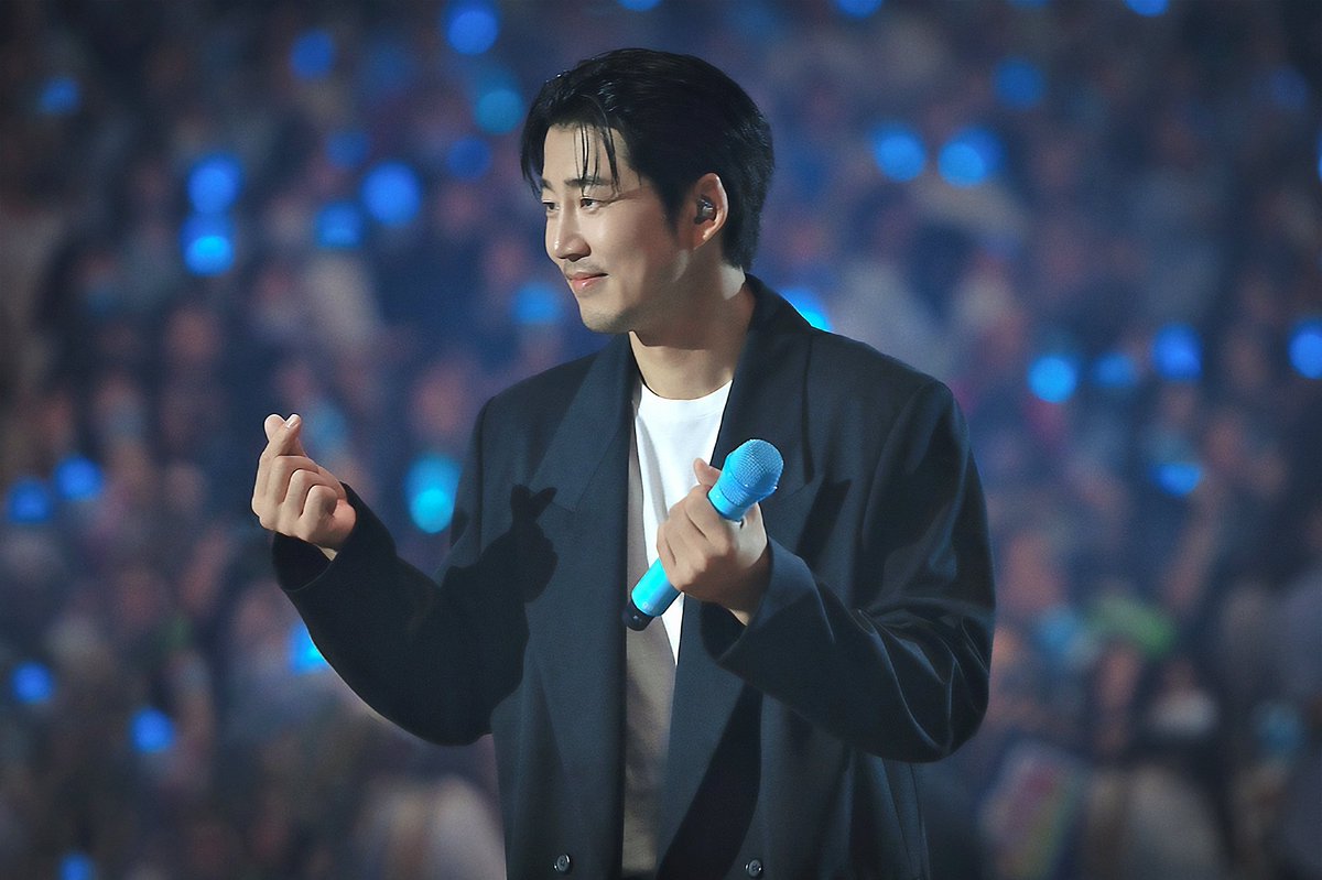 라이트 친구한테 먼저 보내줬다가 너도 트위터 같은거에 한번 올려봐 소리 듣고 계정 들킬까봐 못올린 사진(