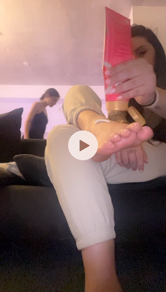 KayQueenxxx's tweet photo. 🦶SISTER FOOT FETISH VIDEO! 🦶
Available at https://t.co/eM8JgQWwO7 OR DM "sister foot fetish" to buy the video directly (‼️ALL SCENES / CUSTOM VIDS CAN BE PURCHASED DIRECTLY FROM ME OR ON FANSLY‼️) https://t.co/xt6dMA5lgB