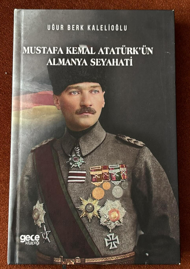 Muhtemelen bir çok kimsenin bu seyahatten haberi bile yok.Bu açığı #UĞURBERKKALELİOĞLU detayları ile anlattığı keyifli ve bilgilendirici bir eser.#Deutschland #MUSTAFAKEMAL #VAHDETTİN