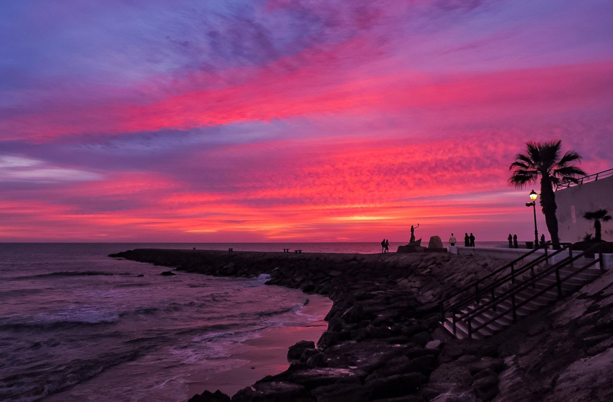 Espectacular #candilazo al atardecer en Rota (Cádiz), feliz día <a href="/HimarGonzalez/">Himar González</a> <a href="/ElTiempoA3/">El Tiempo de Antena 3</a> <a href="/tiempobrasero/">Tutiempo</a> <a href="/lasextameteo/">La Sexta Meteo</a> <a href="/JoannaIvars/">JoannaIvars</a> <a href="/fcocachometeo/">Francisco Cacho</a>    <a href="/el_tiempohoy/">El Tiempo Hoy</a> <a href="/AlkerRosemary/">Rosemary Alker</a> <a href="/ElTiempo_tve/">El Tiempo en TVE</a> <a href="/mbarreiro_tve/">Martín Barreiro</a> <a href="/MeteoCanalSur/">MeteoCanalSur</a> <a href="/aquilatierratve/">Aquí la Tierra</a>