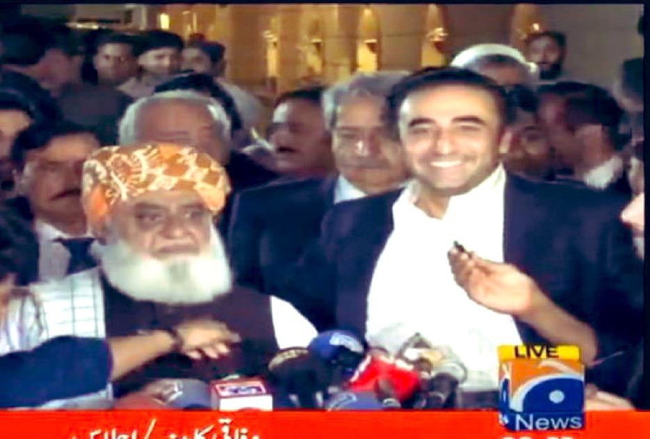 shahrukh_pervez's tweet image. This smile is a result of hours of labour and hard work!
Chairman single-handedly struggled for months to bring Pakistan on the same page- 
You always make us proud Chairman @BBhuttoZardari 
#ConstitutionalReforms