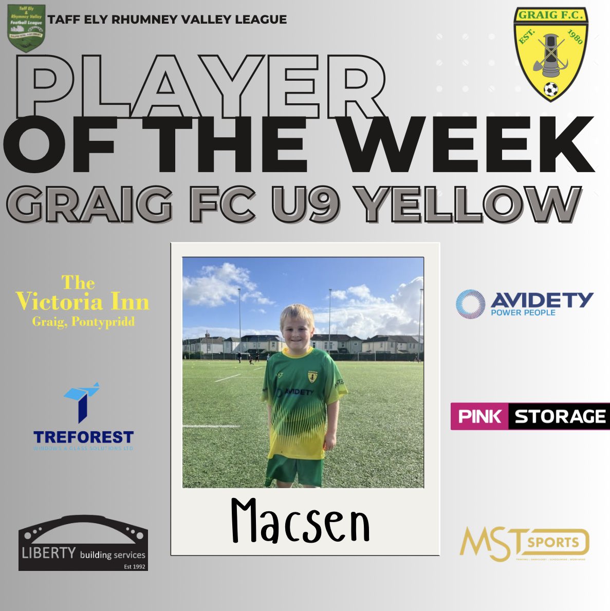 GraigFC1's tweet photo. The Under 9s had a fantastic morning of footy yesterday! 

Some great results across the three teams! 

Well done to Ted, Ellis and Macsen for bagging the Player of the Week awards! 

Well done boys 🟢🟡🟢 https://t.co/JUmpPu9v2D
