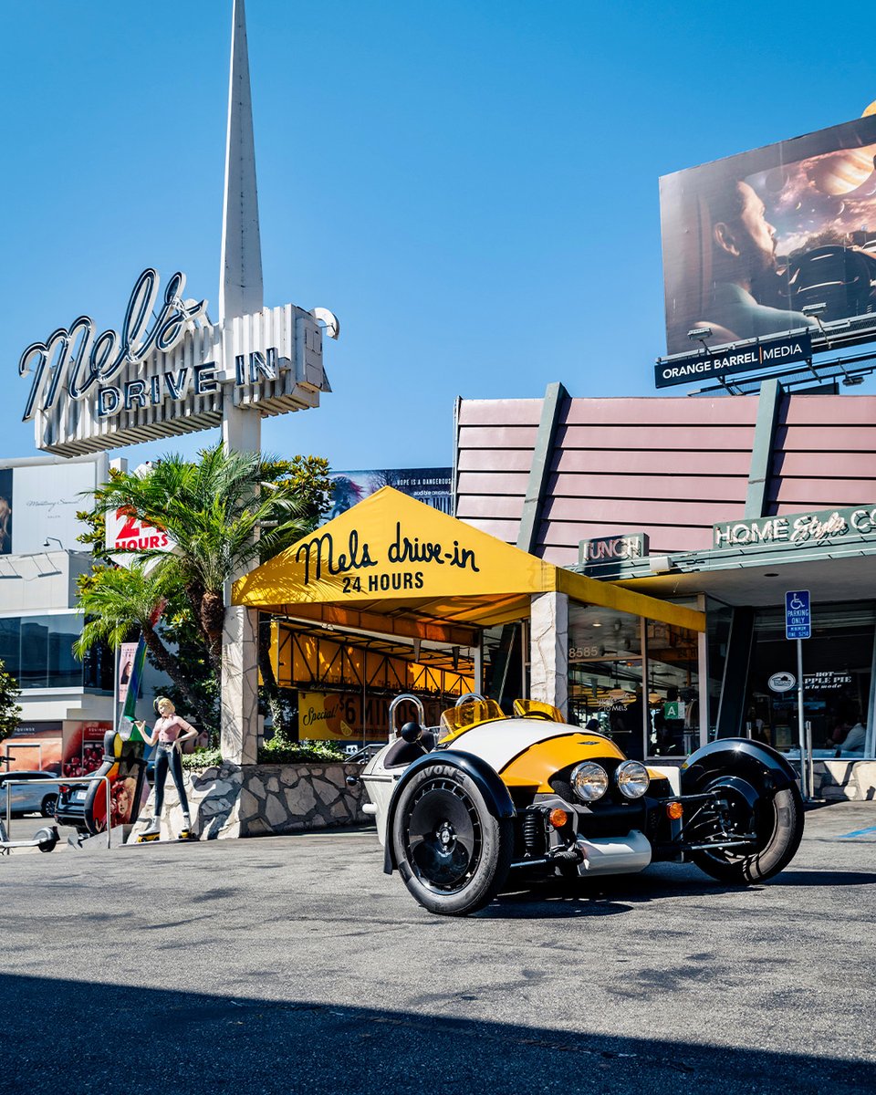 morganmotor's tweet photo. An iconic weekend pit stop 🍔🍟
Photo: Freddie Atkins #Super3 #MelsDriveIn #Morgan #USA https://t.co/L61vob4SEg