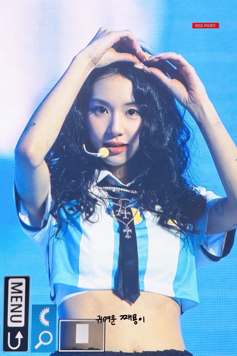 REDPOINT423's tweet photo. 241020 팬미팅 1회차

기야워엉💖

#채영 #CHAEYOUNG #チェヨン #손채영 #TWICE https://t.co/HONKq7b5Dq