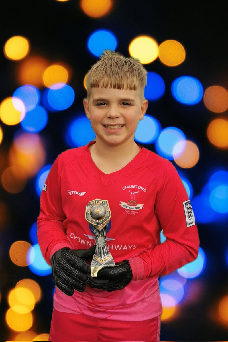 From striker, to winger, to CDM.... Now stand in Goalie and doing absolutely amazing 🙌🏻 he is loving the challenge... And i think he has the right about of craziness for a goalkeeper, right <a href="/CurtisPond95/">Curtis Pond</a>?!
#cleansheet #grassrootsfootball