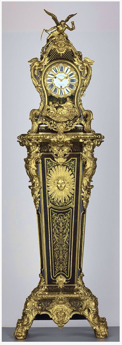 Jean-Pierre Latz, l'un des somptueux ébénistes du milieu XVIIIe était l'un de ces artisans parisiens nés en Allemagne. 
Le Kunstgewerbe de Dresde fort d'une large collection (parfois abîmée) et d'un projet de recherches mené depuis 10 ans, lui rend hommage jusqu'en février