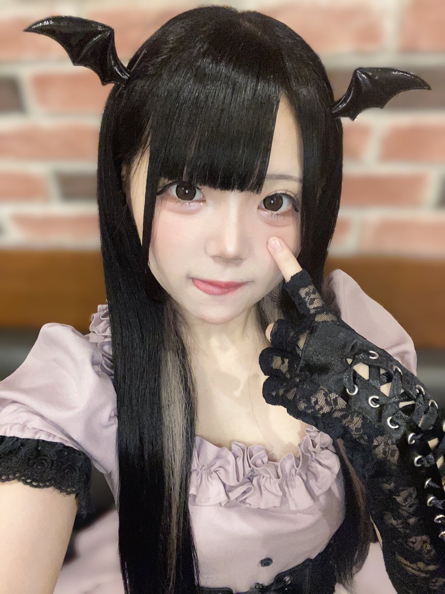 melty_ruru_'s tweet photo. ろぐいん🎀 @concafe_PINK  🎀

目を持ってるみさの方が強いもんっ🎶

#自撮り界隈 #コンカフェ #コンカフェ嬢 #コンカフェ営業 #コンカフェミナミ #コンカフェ日本橋 #メイドカフェ #営業ください #オタロード https://t.co/E5wSwOfgcl