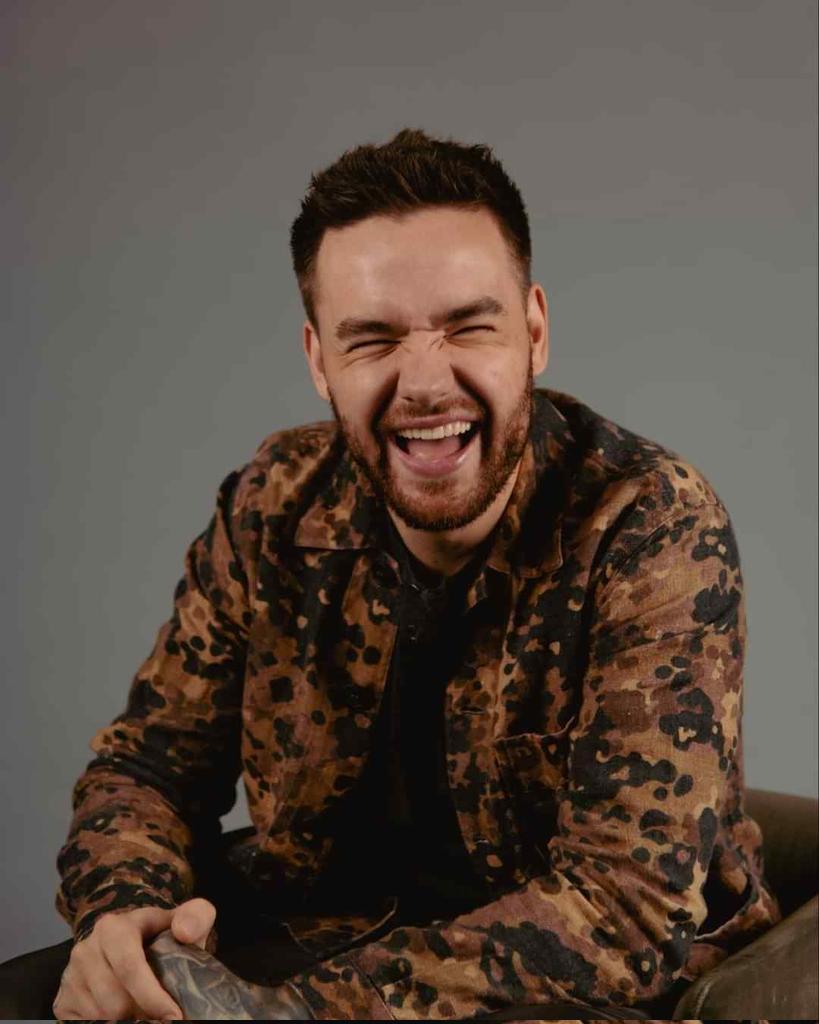 lulupokiji71154's tweet photo. We love you liam 
 hereforliam https://t.co/7M8sfVw89V