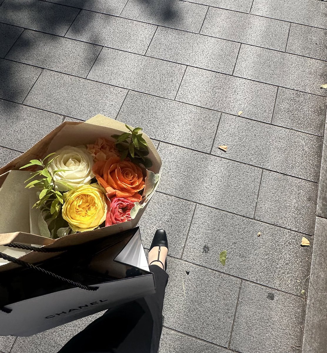 miifvrt's tweet photo. お花って持ってるだけで
テンションあがっちゃう💐

#日常 #日常垢 #日常垢さんと繋がりたい https://t.co/YmEOSZLm0y