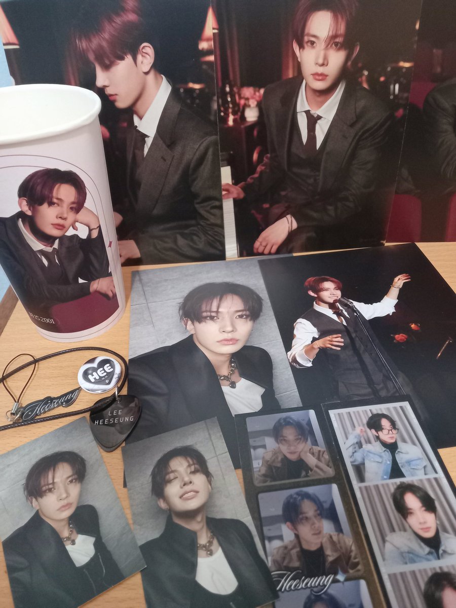attentionhee's tweet photo. celebrated heeseung's birthday yesterday ❣️ as always, thank you for this hee cse @allforenhaph ♡ dami ko freebies, nanalo pa sa raffle ><

#InLoveWithHee https://t.co/NR6klelm9e
