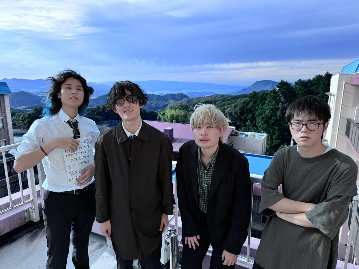 miryome's tweet photo. 取り急ぎ、長崎純心大学「純心祭」
ありがとうございました！

【本日のセットリスト】

1.人間様
2.不透明少女
3.サイケな人（Live ver.）
4.寧丁
5.どうぞお大事に
6.生きろメロス
7.今夜、僕はセミになって
8.かわいいこのこ

目撃していただいた劇団員の皆様、本当にありがとうございました🏃 https://t.co/2SdZrrj3YU