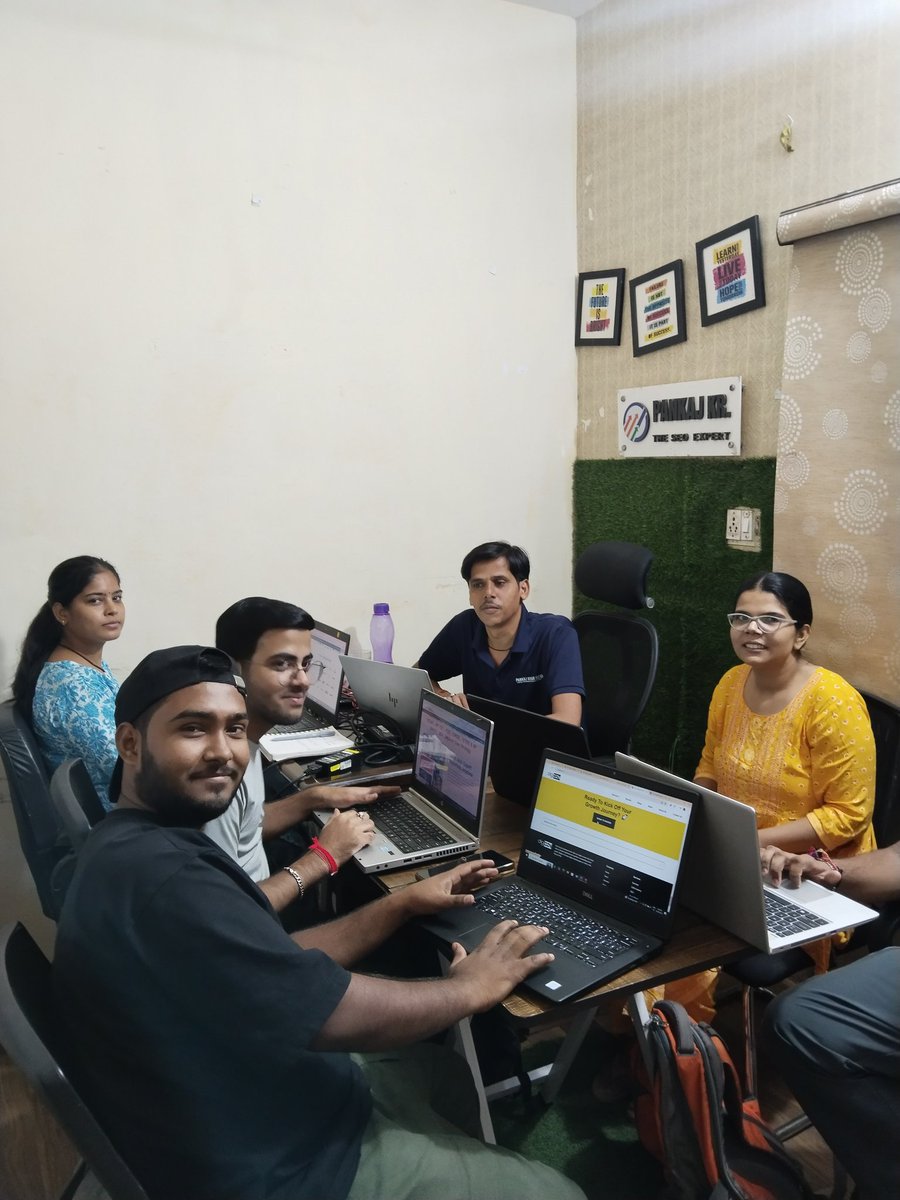 seopankajkumar's tweet photo. 🌟 Step into the heart of Pankaj Kumar SEO Institute – where passion for SEO turns into mastery! 

Join us and transform your digital future today! 🌐

#PankajKumarSEO #SEOClassroom #SEOTrainingInstitute #DigitalMarketing #SEO #SEOcourse https://t.co/6mVRPwfKpF