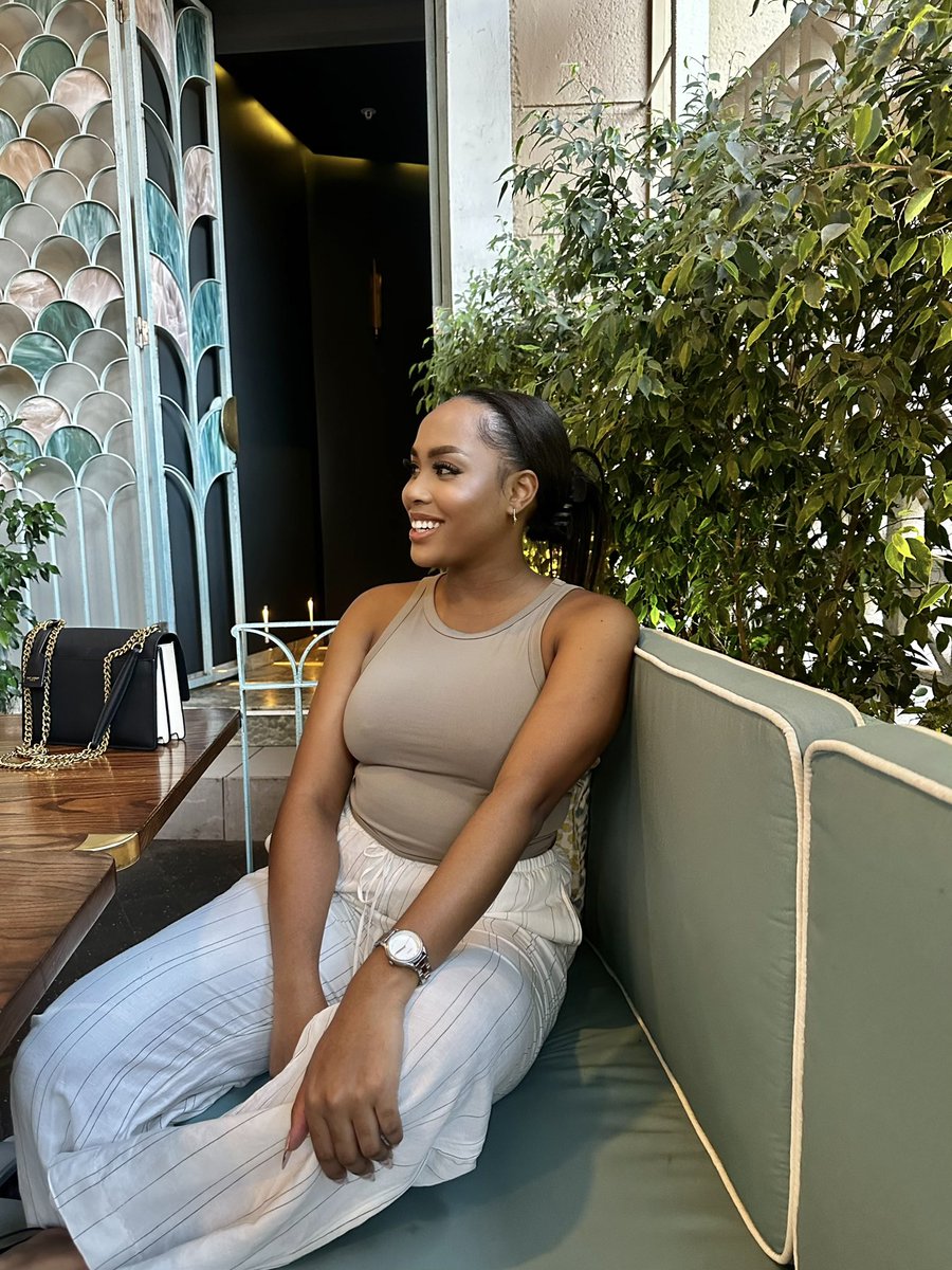TamiaBiya's tweet photo. Phoyiye.🍃✨ https://t.co/moOg3RCXay