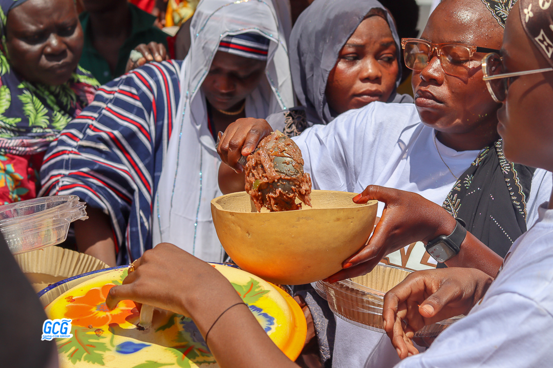 gaidacomgroup's tweet photo. 🎉 **A Historic Moment in Tamale!** 🎉
#KaliBindiraChugu #TraditionalFoodFestival #NorthernGhanaCulture #IndigenousRecipes #EatLocal #CulturalPreservation #TamaleEvents #DuduhuguKitchen #LocalIsBest #GhanaianHeritage https://t.co/LDNHiAHl0l