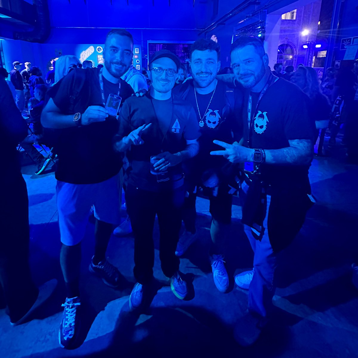 Gm Apes Other Italy with <a href="/CryptoGarga/">Garga.eth (Greg Solano)</a> 

Cit. <a href="/LordWhole/">LORD WHOLE 🍌</a> “You made Apes my family, make Otherside my home” ❤️🍌