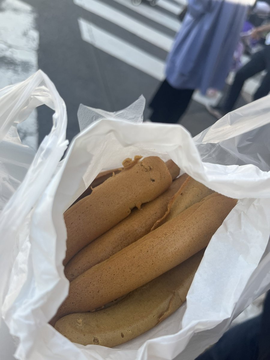 yoshi3019's tweet photo. @pcefancom 昨日リプでぽっぽ焼きの場所を教えてもらった者です！
おかげさまで、迷わずぽっぽ焼きにありつけることができました☺️
ありがとうございました♪ https://t.co/JoHjpObaDg