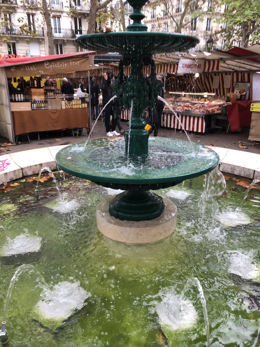 BirabenAnne's tweet image. 😀 Sympa la mise en eau de la fontaine #PlaceMonge
😡 Dommage les tags pas nettoyés 
#Paris5 #patrimoine #qualitedevie
