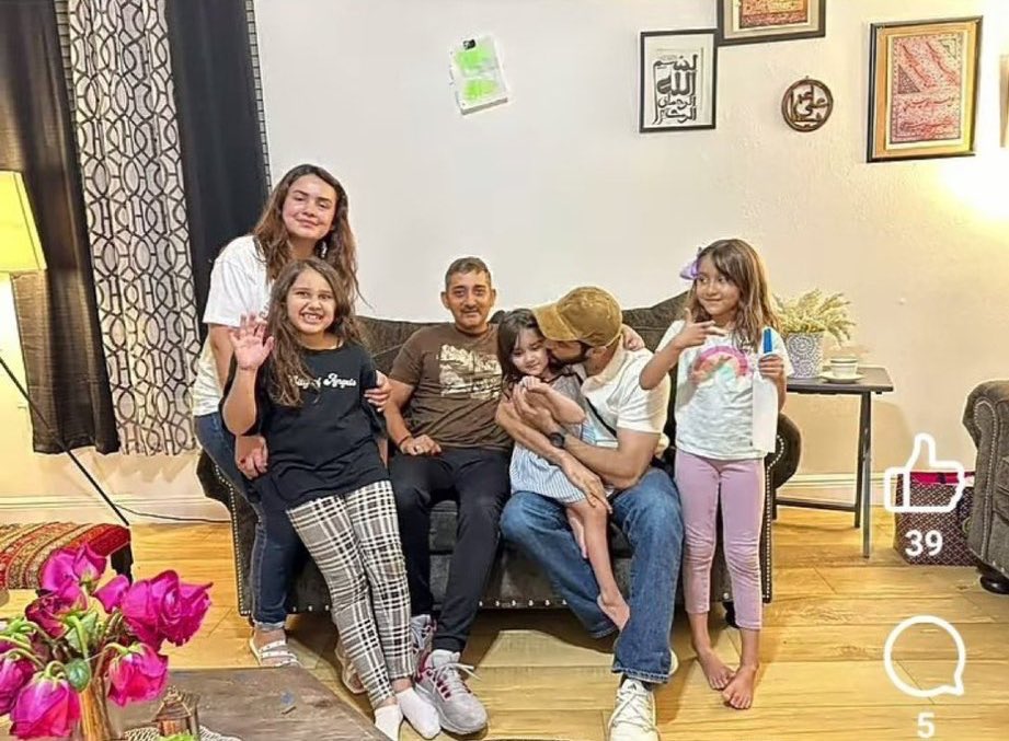 Spread_love777's tweet photo. Cutest pic 😍 #WahajAli https://t.co/9IgJpiThwm
