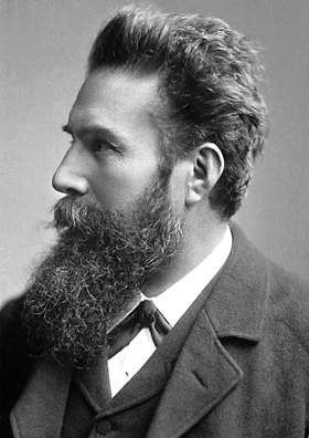 PhysInHistory's tweet image. I did not think; I investigated.

- Wilhelm Röntgen