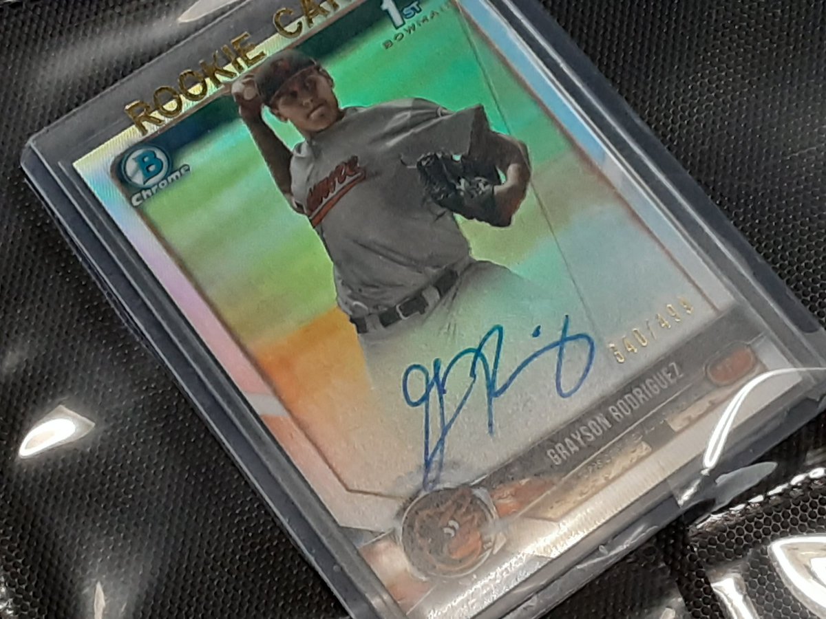 IHSOY_AKA_'s tweet photo. 我が球団に加わったRookieの御紹介⚾
#GaysonRodriguez
Bowman Chrome 1st /499
まだ24歳の若者ですが期待せずにはいられないのです
何と言っても今シーズン「13勝」
初々しい姿が見れるのが1stの良いとこですね
来シーズンが楽しみなんだ♥️

#MLB
#いいねした人フォローする 
@IHSOY_AKA_ https://t.co/dvwqZbdrXN