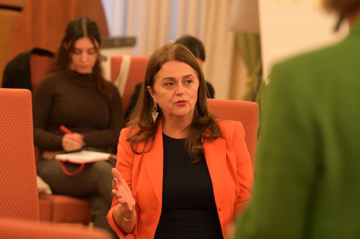OSCEKosovo's tweet photo. Next on #DialogueAcademy agenda: ‘Women in Politics’ module featuring session on gender dynamics in divided societies, moderated by our @TaylorOSCE. We explored what leadership means for women with @PalihoviciLil, @TeutaSahatqija, @mimozakusari, @gordanacom & @marijatvkv #DA10🎂 https://t.co/zozMl6lZun