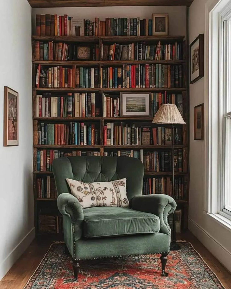 "We live for books."
Umberto Eco