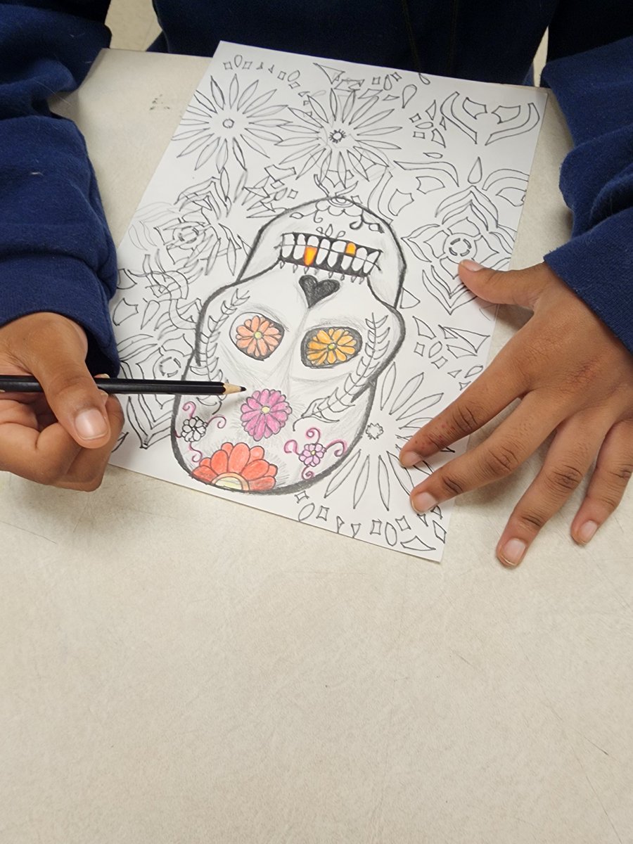 ArtALCMS's tweet photo. Snapshots of our ALC Middle School Art class: Sugar skull drawings using balance, patterns, variety, unity and color schemes. https://t.co/l11m16O1FW
