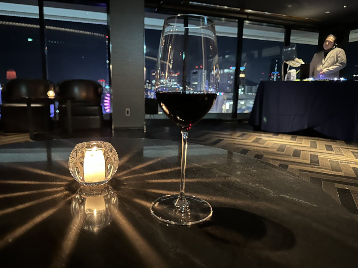 t_kay_ceo's tweet photo. Openしました🙋🏾♂️
#Halloween Luxury Night🎃
at #神戸メリケンパークオリエンタルホテル
#ViewBar
バチっとドレスアップしてお越し下さいませ🍷 https://t.co/7NgZ3YQNxV