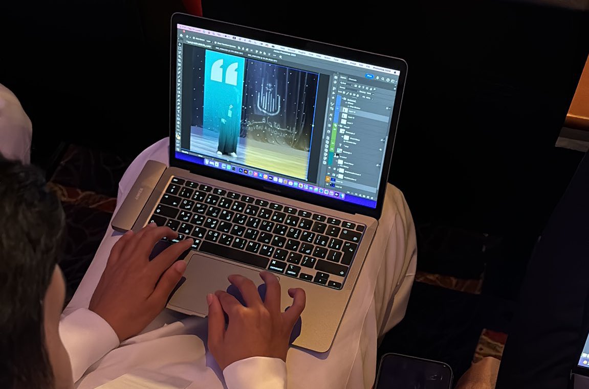 acreativitya's tweet photo. خلوني أشاركم كواليس تصميم التغطية
اللي نزلت بحساب النادي @uqucc
بشكل مختصر وبسيط
يتبع…
#TechProTalk https://t.co/rZCb8rXMtw