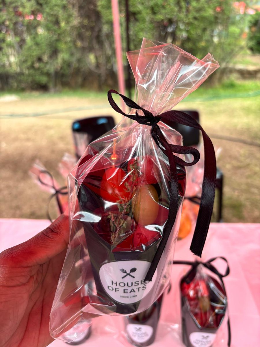 Houseofeats4's tweet photo. Catch us at the Vodacom Mpesa Merchant Xchange! 🎉 Come indulge in our delicious charcuterie cones, and more. Perfect treats for you and your loved ones! 🍓🧀 Don't miss out—pull through and let’s make it a tasty experience! 😋 #HouseOfEats #MpesaMerchantXchange https://t.co/Fp4rA1kb9J
