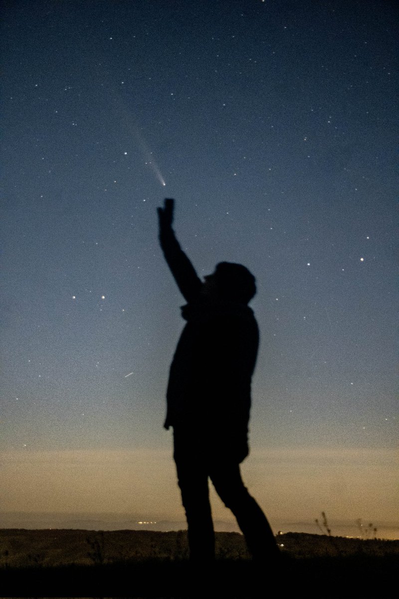 Il fallait bien tenter de l'apercevoir une dernière fois cette belle comète 😇