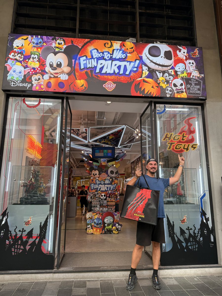 Uman_Draw's tweet photo. Grand fan de @hottoysofficial je suis heureux d’avoir enfin visité les boutiques à Hong Kong #secretbase #rebelbase #echobase et #toyhunters 
Très heureux d’apporter des nouveaux jouets à la maison 🤩 https://t.co/WqFEwy8DP8