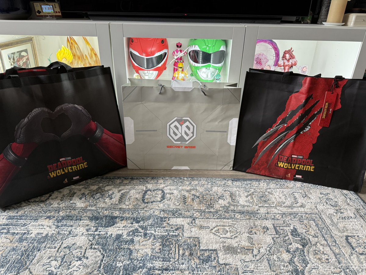 Uman_Draw's tweet photo. Grand fan de @hottoysofficial je suis heureux d’avoir enfin visité les boutiques à Hong Kong #secretbase #rebelbase #echobase et #toyhunters 
Très heureux d’apporter des nouveaux jouets à la maison 🤩 https://t.co/WqFEwy8DP8