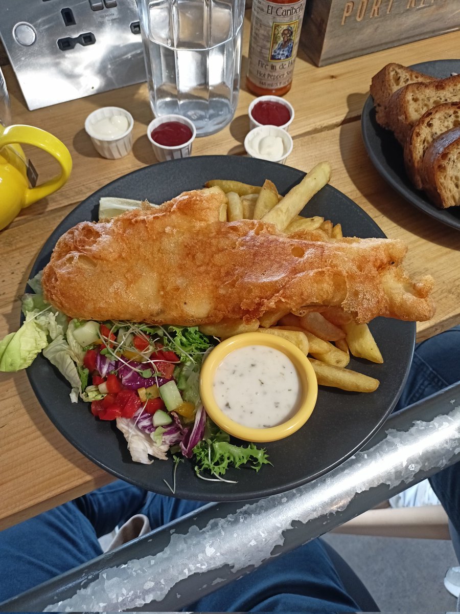 A great trip to Port Kitchen, it's a nice walk from Hove and we went for lunch!
The meal was fantastic, fresh local ingredients and great flavours.
It says on the menu not suitable for coeliacs but the staff are trained, quickly responded and made note of allergies when ordering