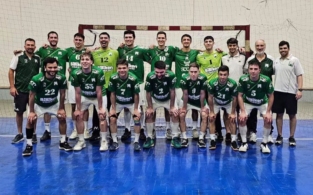 ferrocarriloest's tweet photo. #HandballMasculino 🤾♂️ Ganaron los Mágicos!!! Por la 11° Fecha del Metro Clausura de @femebal #Ferro venció como visitante 32-25 a #SAGLomas!
Oé 3° con 27 pts. (8G y 3P)!
Próxima fecha (12°): Jue. 24/10 vs. #SEDALO (L)!
#VamosVerde! 💚🚂 https://t.co/KsGFffp0fM