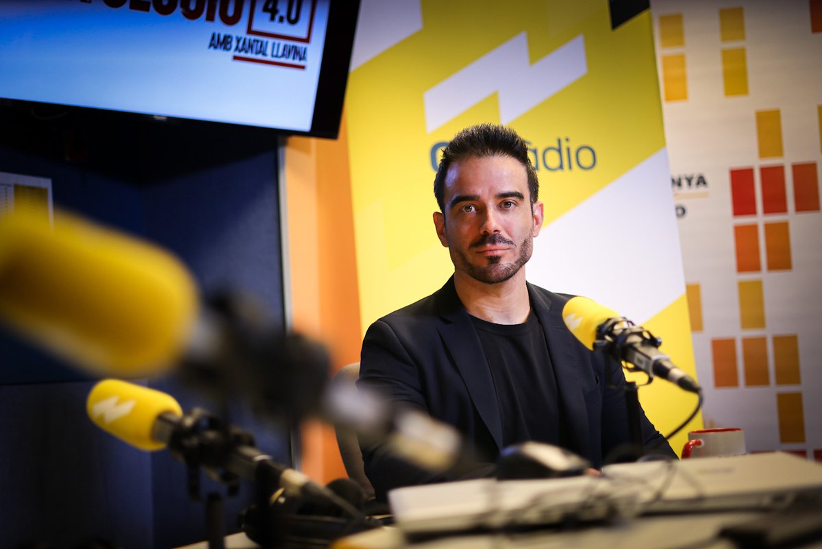 Nosaltres, robot.
<a href="/JEscobarMarin/">Jonathan Escobar [EN profile]</a>  Escobar valora les darreres novetats tecnològiques com ara uns vehicles autònoms o uns robots humanoide.
Com canviaran radicalment les nostres vides?
<a href="/Xantallavina/">Xantal Llavina Aguilar</a> <a href="/CatalunyaRadio/">Catalunya Ràdio</a> #Robotics #AI