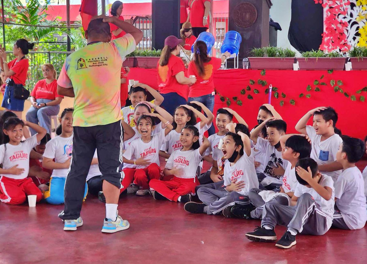 FFHMedia's tweet image. Wells Fargo Volunteers Inspire Young Minds at Ricardo Cruz Elementary School. This event was led by nine specially trained coaches from FFH, marking the second successful year of this impactful collaboration between RPCES, Wells Fargo, and FFH.
Read more bit.ly/4dWngrw