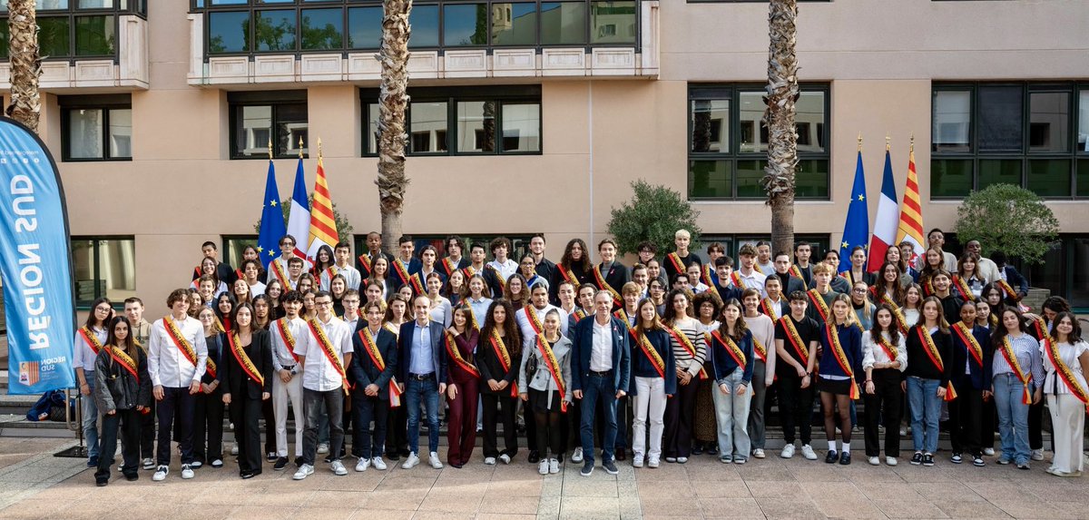 LudovicPerney's tweet image. 👉 Bienvenue à la nouvelle promotion du Parlement @MaRegionSud de la Jeunesse. 

Fier d’avoir créé, avec @RenaudMuselier et @Majorite_Sud, ce lieu d’expression et d’action qui permet aux #jeunes de créer des #projets et mettre leur #énergie au service de notre territoire.

Ce…