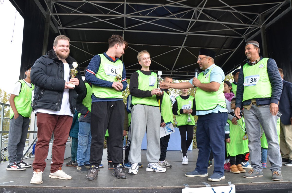 ansarullahDe's tweet photo. Das Majlis Ansarullah #Raunheim organisierte am Samstag den vierten #CharityWalk. https://t.co/wP4scMbTac