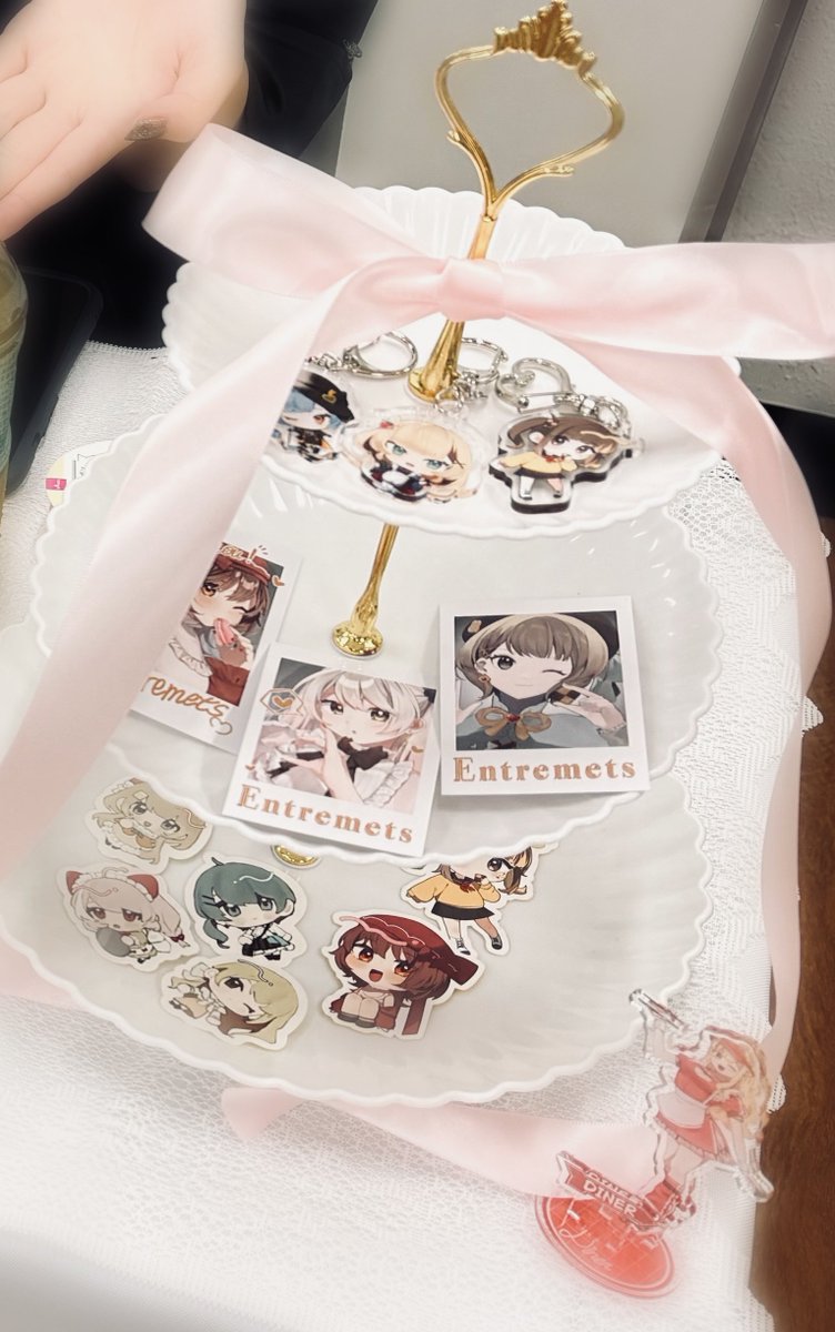 東美祭2日間お疲れ様でした〜
初の出店で不安でしたが、たくさんの方に見ていただけて嬉しかったです！
ご購入くださった皆様本当にありがとうございます！😭

グッズ類は今後通販も行う予定ですので、是非そちらもよろしくお願いいたします🧁🤍

 #東美祭  #tobifes